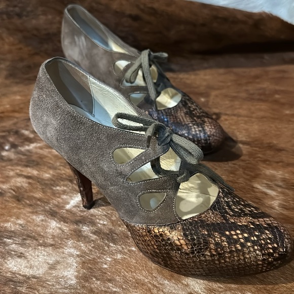 Bettye Mueller Suede Snakeskin Capped Lace-Up Heels Sz. 35 1/2 (6) - Picture 3 of 7